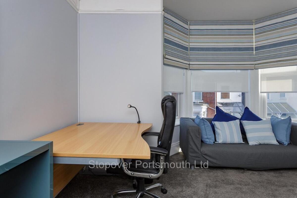 Stopover At Orchard Apartment Light And Cosy Portsmouth Quarto foto