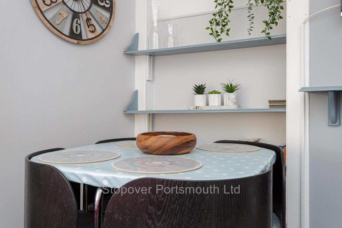 Stopover At Orchard Apartment Light And Cosy Portsmouth Exterior foto