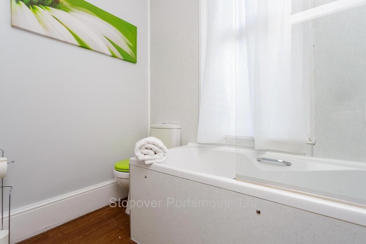 Stopover At Orchard Apartment Light And Cosy Portsmouth Quarto foto